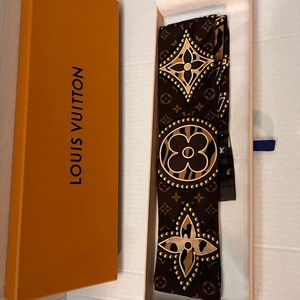 Louis Vuitton WORLD BANDEAU